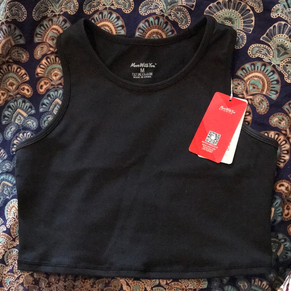 Black crop workout tank top size medium